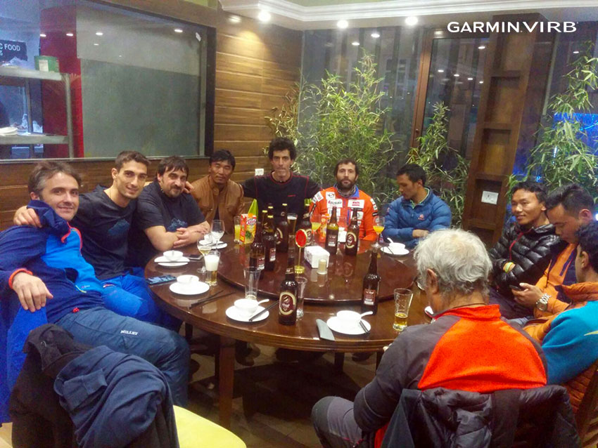 25/12/2017 Primera reunión de todo el equipo a la llegada a Katmandu
